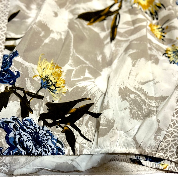 Flower Print Blouse - Picture 3 of 3